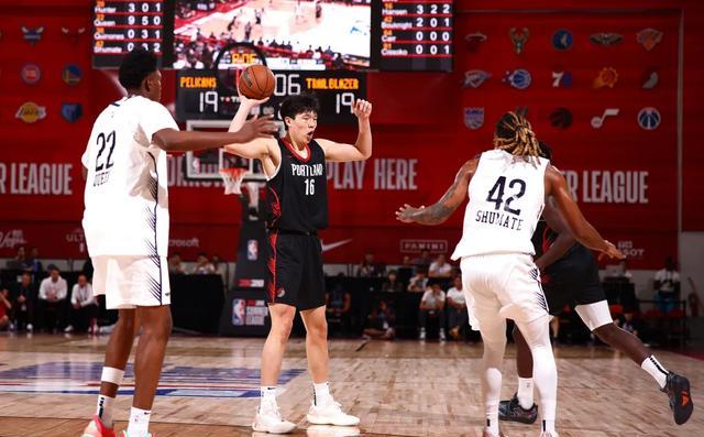 杨瀚森2K26能力值70弗拉格82高居历史新秀第二(杨瀚森NBA夏联正负值)